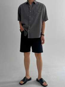 DAZY Men's Solid Color Pocket Short Sleeve Shirt, Minimalist Fashion For Casual Everyday Wear