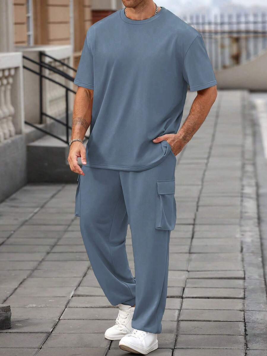 Manfinity CasualCool 男士休闲纯色短袖T恤和短裤套装，夏季加大码 - 霧霾藍 - 查看 1