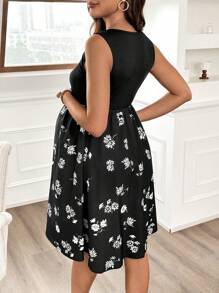 SHEIN 孕妇花卉印花圆领无袖休闲针织哺乳连衣裙 - 黑色 - 查看 3