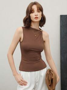 EMERY ROSE Summer Fashionable Metal Decor Tank Top