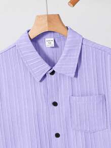 SHEIN Camisa de manga corta para niños preadolescentes de verano, de unicolor, con textura de tela de patchwork y bolsillo