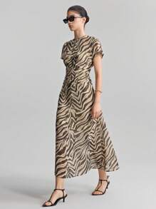 Ontre 女士春夏连衣裙，女士舒适休闲装，女装，优雅都市风，印花连衣裙，斑马纹，短袖，圆领，女士长裙，商务休闲，喇叭裙，春夏服装，2025新款