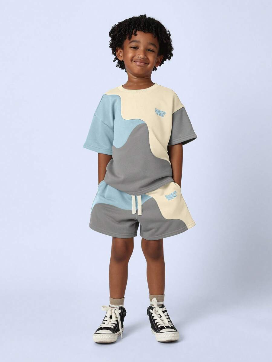 SUMWON Conjunto de verano súper suave tipo loungewear con parte superior de manga corta y cuello redondo con estampado gráfico a juego, estilo casual y cómodo de calle y deporte