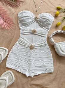 Soleia 女士度假白色针织波浪纹露肩连体衣，金属扣装饰，修身显身材，适合派对、约会、下午茶、内搭或外穿 - 白色 - 查看 5