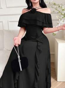 Modelyn SHEIN X Hannahelzahed Abito lungo elegante da donna con finiture a volant, decorazione floreale 3D e spalle scoperte, colore tinta unita, modello estivo