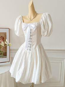 Modelyn Abito corto elegante da donna con scollo quadrato in pizzo e maniche corte