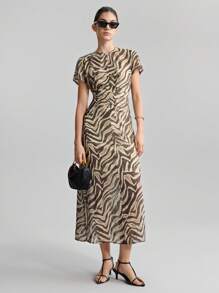 Ontre 女士春夏连衣裙，女士舒适休闲装，女装，优雅都市风，印花连衣裙，斑马纹，短袖，圆领，女士长裙，商务休闲，喇叭裙，春夏服装，2025新款