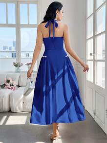 Modelyn Vestido midi elegante de mujer de unicolor con adorno de strass en la cintura y en el cuello halter - azul real - Ver 3