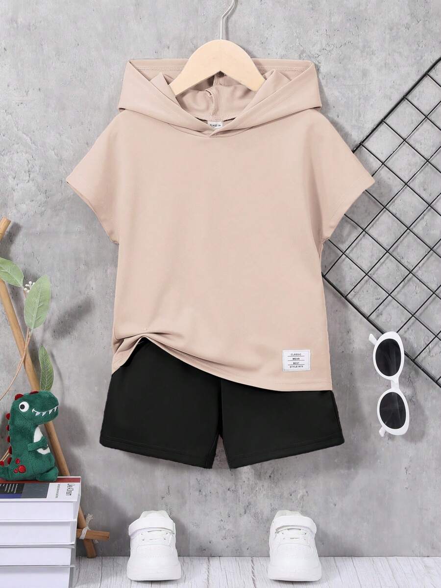 SHEIN 青少年男孩运动休闲英文数字印花无袖背心和配套数字印花短裤两件套服装 - 杏色 - 查看 1