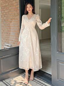 DAZY Einfarbiges Jacquard-Gewebe Taille geschnürt Langarm Schräger Kragen Spaghetti-Träger 2 in 1 Bindeband Elegantes Resort Maxikleid für Damen, Herbst