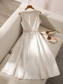 Franclia Elegante vestido de satén dorado Daphne con cuello en V, sin mangas y cintura ceñida, para mujer, de primavera/verano - Caqui - Ver 2