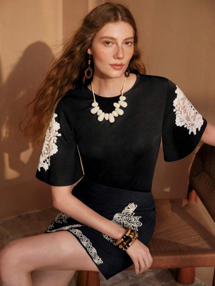 COLORBLOCK CONTRAST LACE T-SHIRT