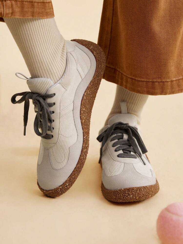 CUCCOO EASI Canvas Lace-Up Patchwork Design Round Toe Flat Casual Sneakers, Simple And Comfortable, Khaki Color, Suitable For Outdoor And Daily Wear