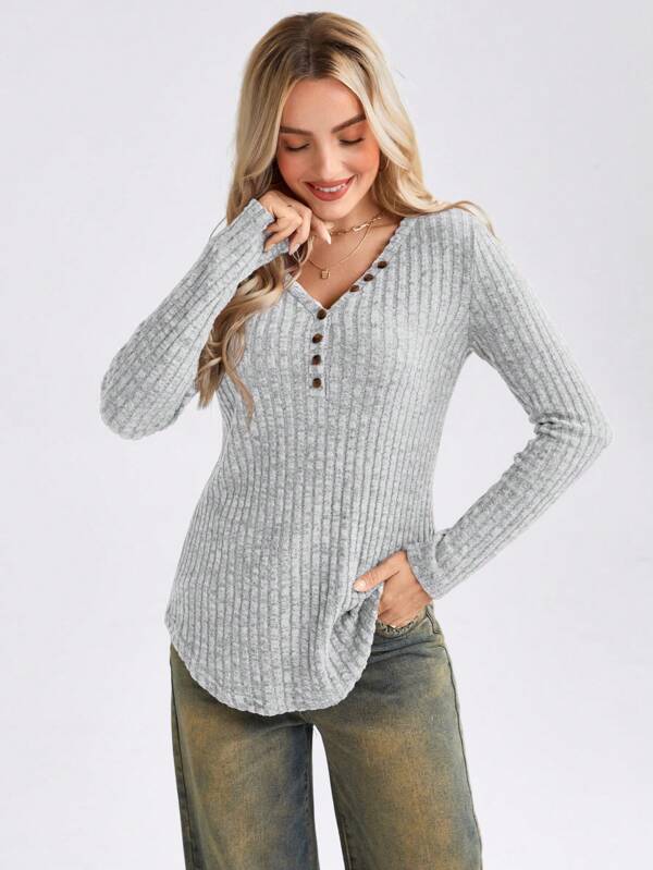 SHEIN LUNE Button Detail Ribbed Knit Tee