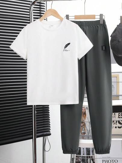 SHEIN 青少年男孩夏季休闲羽毛印花T恤和裤子两件套
