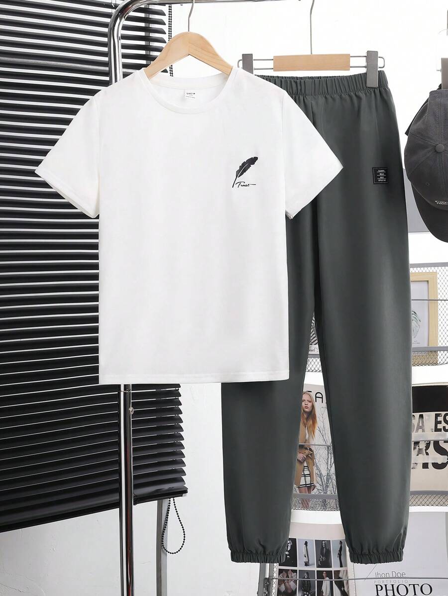 SHEIN 青少年男孩夏季休闲羽毛印花T恤和裤子两件套 - 深灰色 - 查看 1