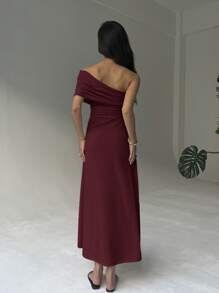 Aloruh 女士纯色褶饰优雅单肩中长连衣裙 - 酒紅色 - 查看 2
