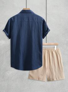 Manfinity Homme 男士纯色简约短袖衬衫短裤套装，适合日常穿着；男士休闲短袖衬衫，皇家蓝衬衫；男士夏季V领衬衫；男士夏季服装；送给男友或丈夫的绝佳礼物。假日必备。 - 藏蓝色 - 查看 2