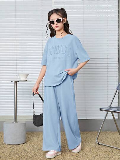 SHEIN Leap Crew Tween 女童字母压花宽松 T 恤和阔腿裤休闲两件套