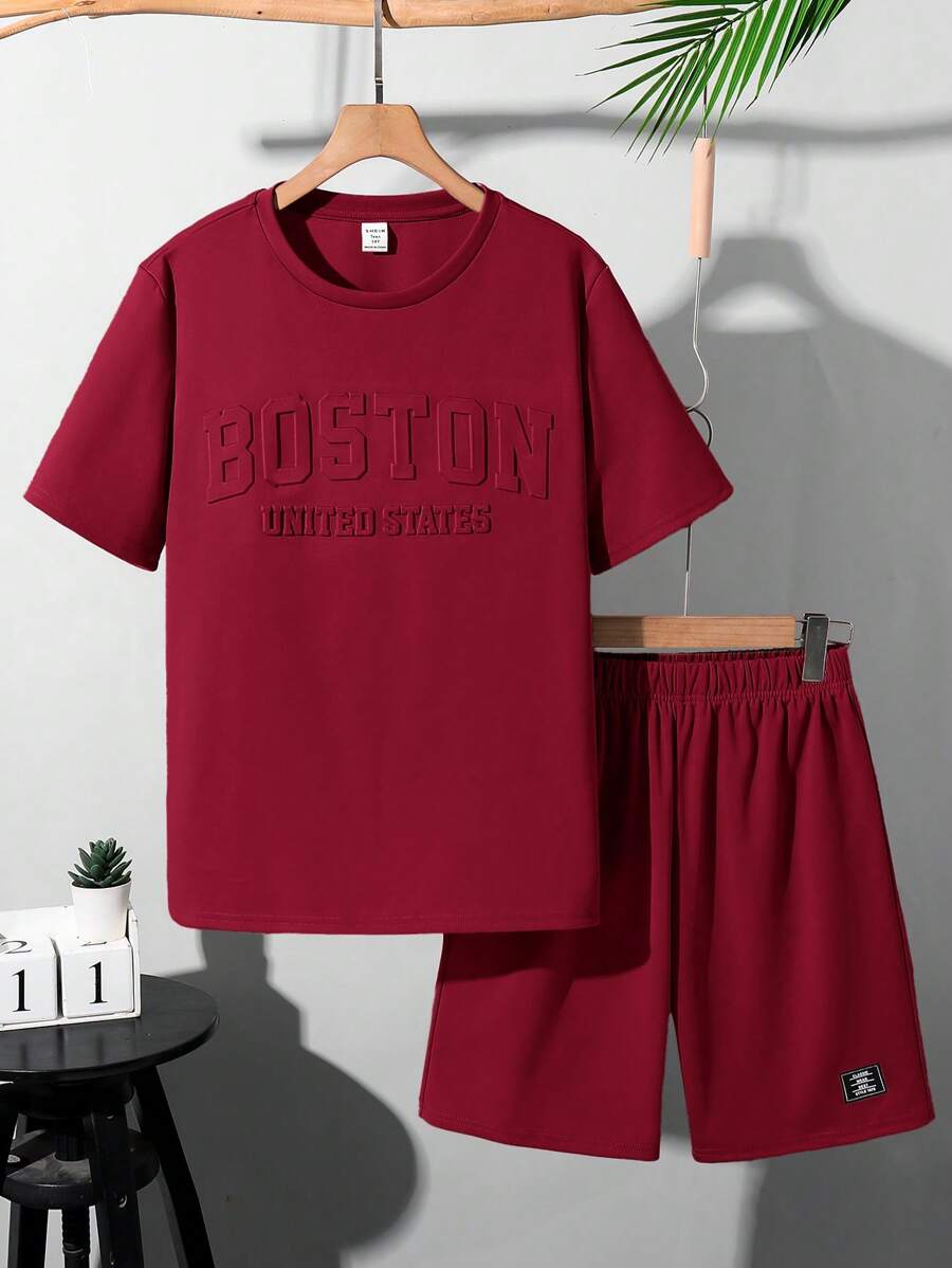 SHEIN 2 件套青少年男童休闲压花字母图案圆领短袖上衣和短裤套装,适合通勤、上学、日常穿着、运动、春夏季 - 酒紅色 - 查看 1