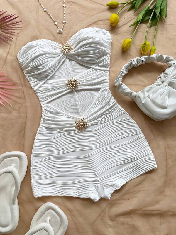 Soleia Body sin tirantes de textura ondulada de punto blanco para mujer con decoración de hebilla metálica, que favorece la figura, adecuado para fiesta, citas, té por la tarde, como prenda interior o exterior