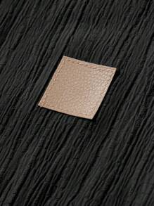 Manfinity Homme 男士纯色简约短袖衬衫和短裤套装，适合日常穿着黑色衬衫男士夏季服装男士黑色短袖衬衫卡其色短裤男士黑色和卡其色服装男士，是送给男朋友或丈夫的绝佳礼物。 - 黑色 - 查看 5