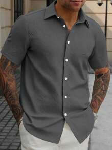 Manfinity Homme 男士休闲纯色纹理纽扣衬衫，男士夏季宽松简约白色纽扣短袖衬衫，适合日常休闲穿着，送给丈夫的完美礼物 - 灰色 - 查看 3