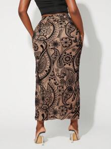 SHEIN SXY Plus Size Women's Spring & Summer Elegant Sexy Daily Basic Khaki Mesh Flocked Paisley Pattern Skirt,Suitable For Western Wear,Cruise Attire,Music Festival,Concert,Carnival Party,BOHO,Bohemian Paisley Printed Women Curve Paisley Maxi Skirt Printed Maxi Skirt Curve Maxi Skirt - Khaki - View 8