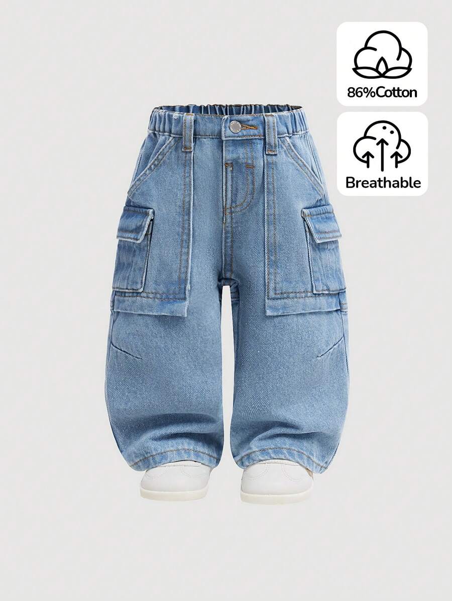 SHEIN Jeans en denim bleu loose fit pour bébés garçons avec design fendu à poches cargo et effet stone wash rétro. Décontracté et polyvalent pour les vêtements de printemps/été intérieurs/extérieurs des bébés garçons - Jean clair - Voir 1