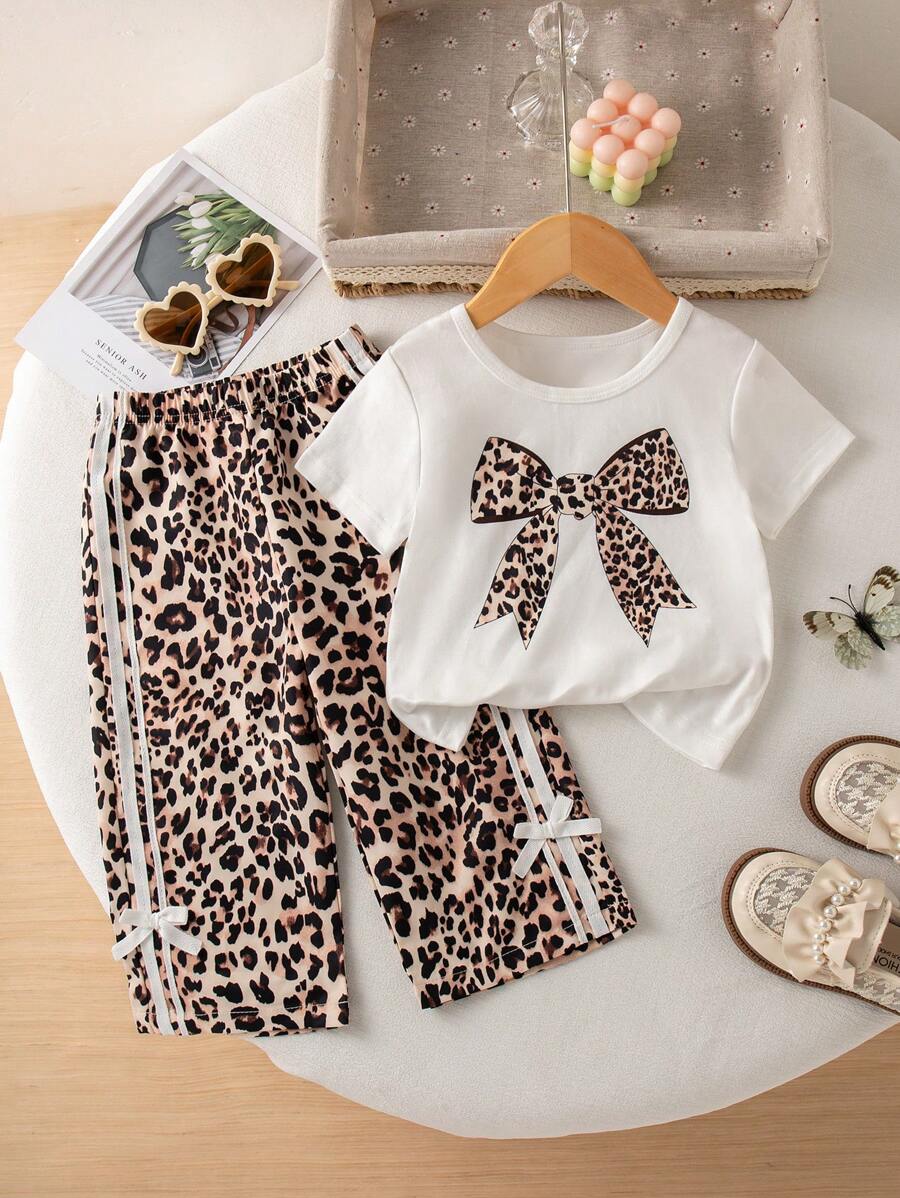 SHEIN 2 件套女婴夏季服装：圆领短袖豹纹蝴蝶结上衣和宽松豹纹直筒裤，带蝴蝶结装饰，复古休闲风格 - 彩色 - 查看 1