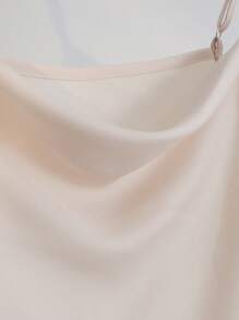 Franclia 女士深V领缎面吊带背心 - 杏色 - 查看 3