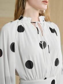 Aveloria Women's Short Style Big Wave Polka Dot Waist Slimming Chiffon Dress Simple Elegant Dress Cute Style Long Sleeved Dress White Autumn Women's Clothing, All White Party Outfit Women Fall Cloth For Women - White - View 4