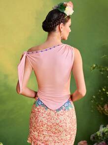 The Perfect Party Frida Kahlo X SHEIN X Designer 女士夏季度假海滩图案粉色不对称领口上衣 - 彩色 - 查看 2