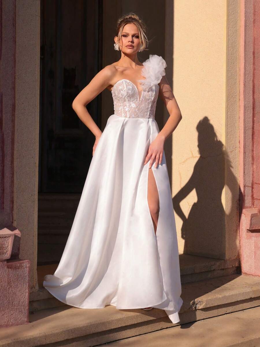 Glamrae 优雅浪漫的白色花卉刺绣网布连衣裙，高开叉喇叭形设计，非常适合婚礼和活动 - 白色 - 查看 1