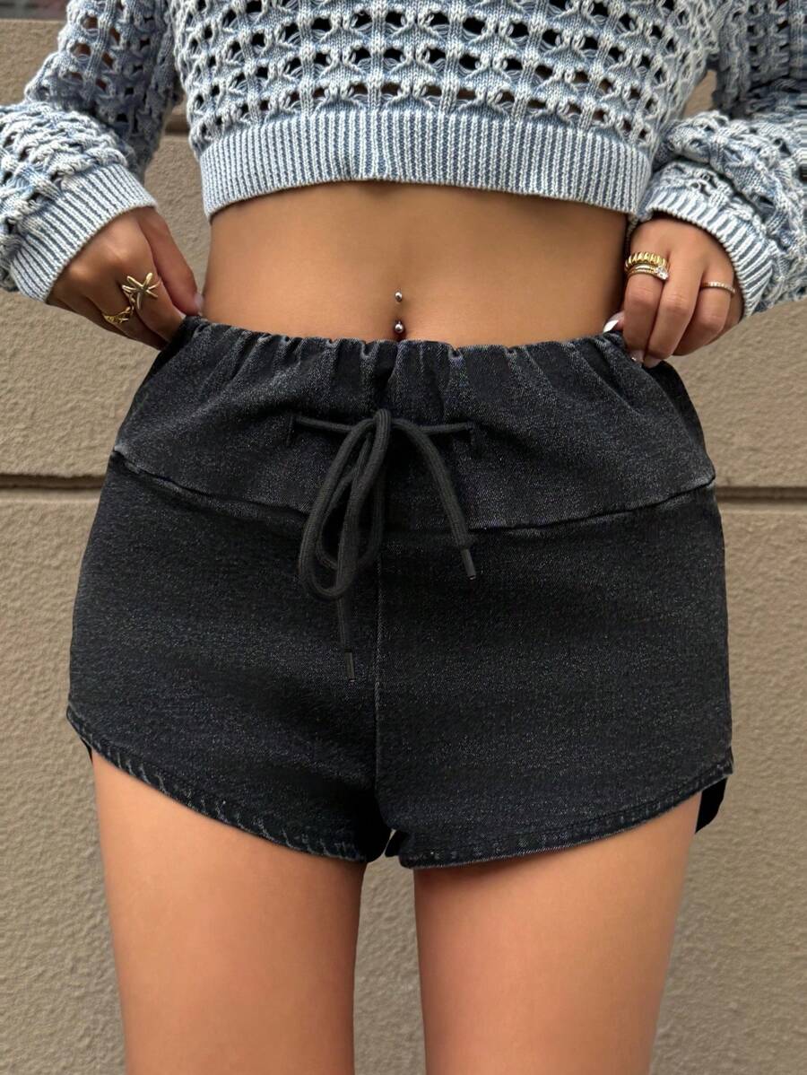 SHEIN EZwear Short en jean décontracté, ample et polyvalent pour femmes avec cordon de serrage à la taille et ourlet à volants