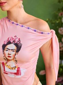 The Perfect Party Frida Kahlo X SHEIN X Designer 女士夏季度假海滩图案粉色不对称领口上衣 - 彩色 - 查看 7