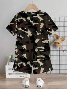 SHEIN Leap Crew 2 件套年轻男孩休闲经典迷彩和洛杉矶城市名称印花圆领短袖 T 恤和短裤，适合夏季 - 彩色 - 查看 3