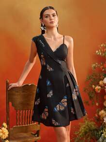 KATHARSIS Frida Kahlo X SHEIN X Designer 蝴蝶印花单肩带不对称褶皱修身迷你连衣裙 - 黑色 - 查看 1