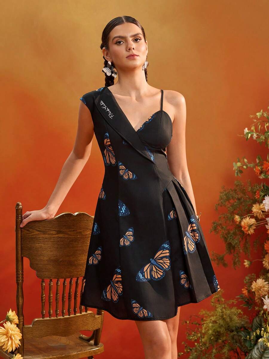 KATHARSIS Frida Kahlo X SHEIN X Designer 蝴蝶印花单肩带不对称褶皱修身迷你连衣裙 - 黑色 - 查看 1