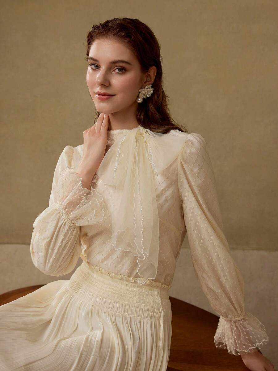 MOTF BLUSA COM DETALHE DE LAÇO EM TELA DE CONTRASTE - Branco - Visão 2