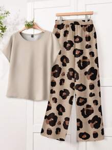 EMERY ROSE Plus Size Vacation Style Music Festival Solid/Leopard Print Loose Fit Round Neck Short Sleeve T-Shirt, And Ditsy Floral Pattern Linen Long Pants 2 Pieces Set, Plus Size, Suitable For Spring/Summer - Multicolor - View 3