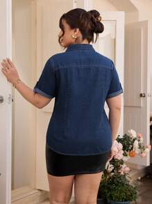 Nuevo 2026 Camisa de mezclilla de talla grande, minimalista y de moda para mujeres de talla grande en verano,camisas de playa para el Día de San Valentín en verano - Azul lavado oscuro - Ver 2
