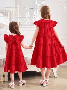 SHEIN Kleine Mädchen Kleid mit einfarbigem Rüschenbesatz, figurbetonter Schnitt, Rundhalsausschnitt - Rot - Übersicht 5