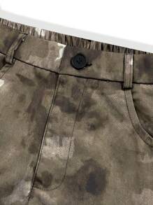 Manfinity EMRG Men's Mature Street-Style 3D Pockets Cargo Pants,"Men's Young Street Style, INS Multifunctional Single Product: Men's Street Retro Straight Pocket Overalls, Using Camouflage Blooming Pattern Printing Design To Show A Unique Style. Perfect For Everyday Streetwear, These Trousers Are An Indispensable Item In A Man's Wardrobe And A Great Gift For A Boyfriend Or Husband. - Brown - View 4