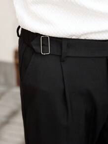 Manfinity CasualCool Pantalones de traje con diseño de goma en la cintura, estilo casual británico para ir al trabajo diario, ligeros y transpirables. Pantalones rectos de vestir de unicolor con bolsillos plisados, versátiles para el uso diario, viajes, vacaciones y salidas. Regalo ideal para esposo y novio. Estilo casual y sencillo, estilo maduro urbano, estilo de caballero británico. Pantalones negros de vestir con pliegues para hombre, estilo de dinero antiguo