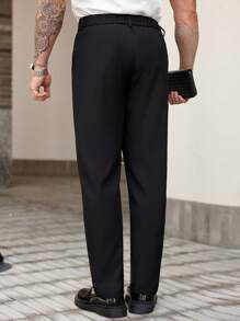 Manfinity CasualCool Pantalones de traje con diseño de goma en la cintura, estilo casual británico para ir al trabajo diario, ligeros y transpirables. Pantalones rectos de vestir de unicolor con bolsillos plisados, versátiles para el uso diario, viajes, vacaciones y salidas. Regalo ideal para esposo y novio. Estilo casual y sencillo, estilo maduro urbano, estilo de caballero británico. Pantalones negros de vestir con pliegues para hombre, estilo de dinero antiguo