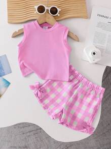 SHEIN Playful Pals 女婴纹理无袖上衣和蓝色格子短裤套装，带蓝色蝴蝶结装饰，夏季日常休闲装 - 粉色 - 查看 1