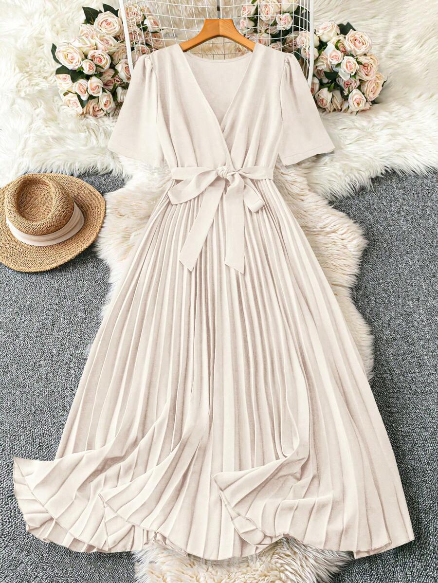 SHEIN Clasi 大码女式V领短袖系腰百褶下摆连衣裙