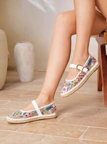 Styleloop Women's Round Toe Flat Strap Fashion Sandals, Suitable For Beach And Vacation - White - View 3