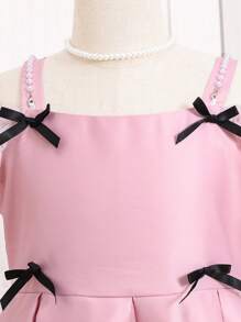 SHEIN 少女优雅露肩连衣裙，3D蝴蝶结和珍珠肩带，腰部褶皱网眼雪纺拼接，婚纱 - 淺粉色 - 查看 4